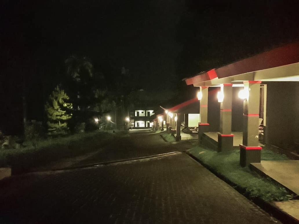 Surya Hotel & Resort Baturraden Ngoại thất bức ảnh