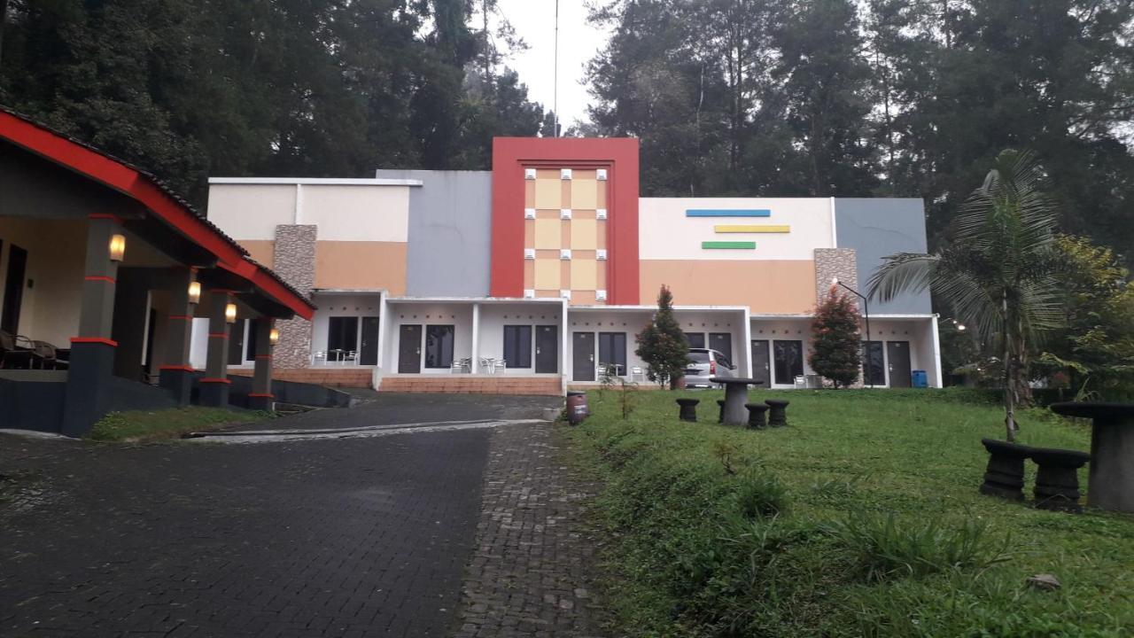 Surya Hotel & Resort Baturraden Ngoại thất bức ảnh